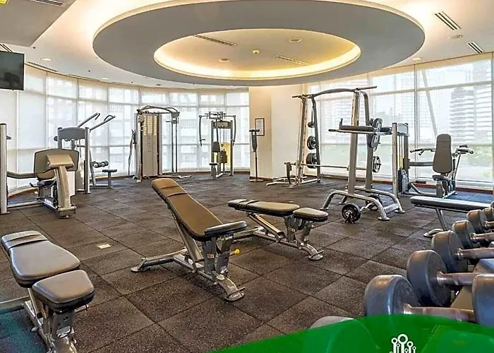Lovely 2-bedroom Loft With Panoramic Skyline View 4* Manila