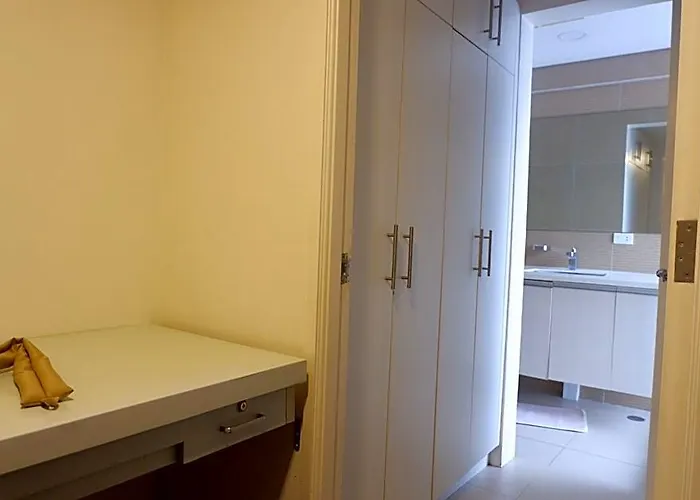 Lovely 2-bedroom Loft With Panoramic Skyline View 4* Manila